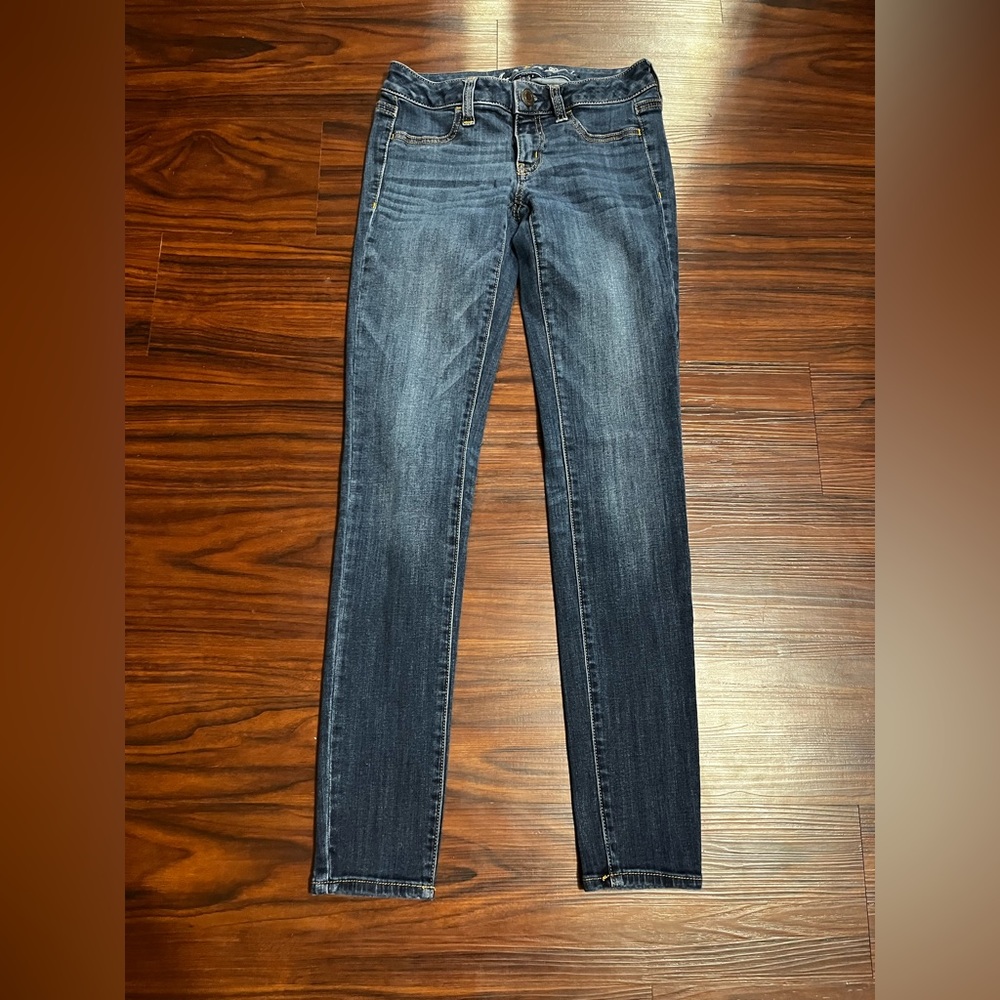 American Eagle Outfitters size 2 dark wash jegging